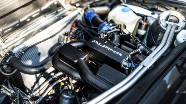 Manhart MH3 3.5 Turbo на базе BMW M3 E30: мотор от Alpina и углепластиковый декор