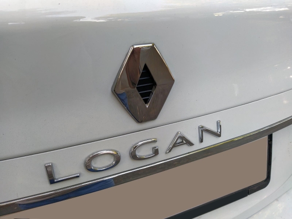 Мотор от Mercedes, эмблема от Renault, сборка от Dacia: тест-драйв европейского Logan 1,0